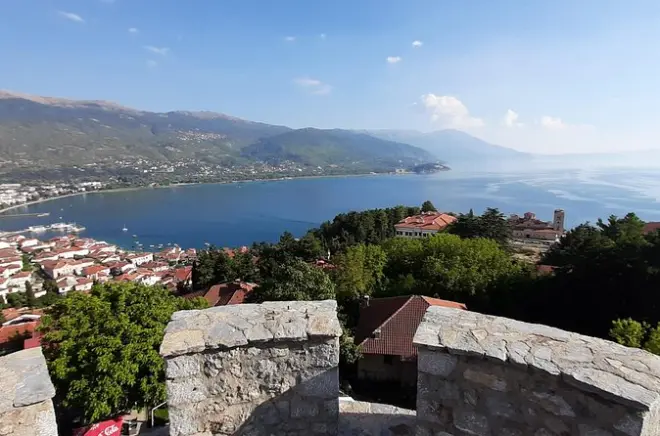 Tirana-Skopje via Ohrid : Visite du lac et ville UNESCO
