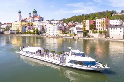 Paseo en barco por el Danubio y vistas a la catedral en Passau
