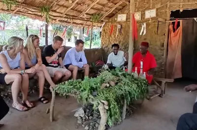Tour nel villaggio di Diani Beach: Mercato, scuola e guaritore