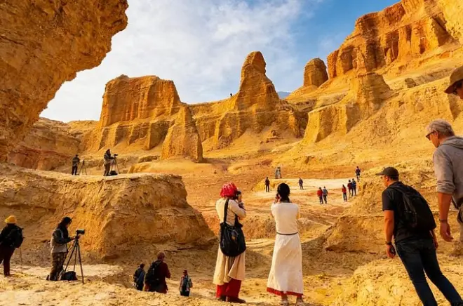 Dunhuang: Passeio privado ao passo Yumen, muralha Han e Yadan