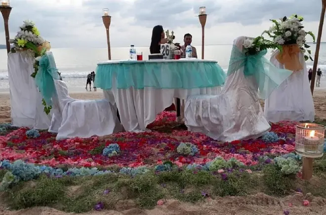 Romantisches Abendessen am Jimbaran-Strand: Gegrillte Meeresfrüchte & Meerblick