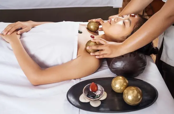 Soin des chakras et guérison aux balles de gamelan à Nusa Dua