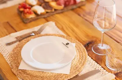 Pranzo toscano con 3 vini a San Gimignano: Tour in vigna