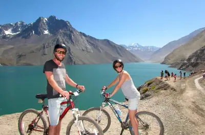 Private Mountainbike-Tour zum El Yeso Stausee ab Santiago