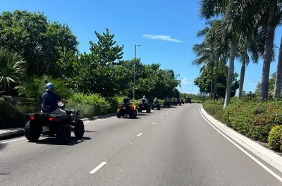 ATV-Fahren in Providence: Von Küste zu Küste auf eigener Maschine