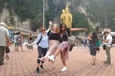 Kuala Lumpur Ganztagestour: Tempel, Höhlen, Handwerk und Mittagessen