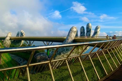 Bequemer shuttle von da nang zu ba na hills’ golden bridge mit hin- und rückfahrt, flexiblen zeiten und lokalem fahrer. jetzt deinen platz sichern!