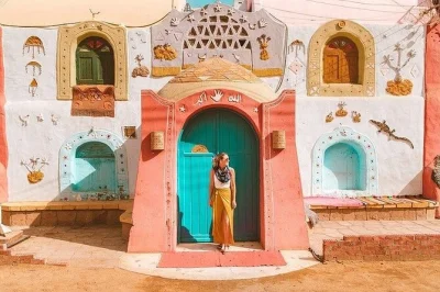 Scopri aswan e luxor con guida locale, visita abu simbel, il tempio di philae e un villaggio nubiano. include trasferimenti e biglietto treno di prima classe.