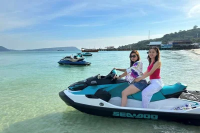 Feel the rush of jet skiing at koh rong’s koh touch or long set beaches, with a friendly local crew, safety briefing, and all gear included. book your ride today.