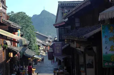 Guiyang privado: Pueblo antiguo Qingyan y parque Qianling en un día