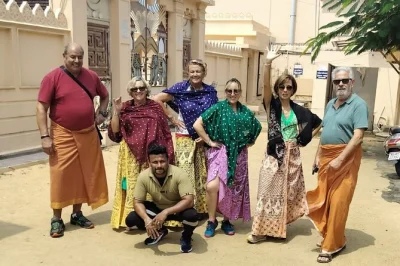 Erkunde fort kochis historische straßen im privaten tuk-tuk mit stopps bei den chinese fishing nets, mattancherry palace und mehr. inklusive hotelabholung.