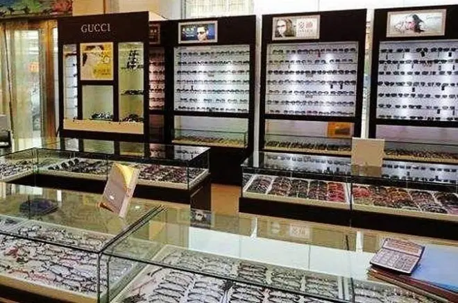 Shopping privato a Shenzhen: Luohu, Huaqiang North e Dongmen