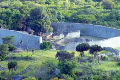 Great Zimbabwe Übernachtungstour: Geführte Ruinen & Unterkunft