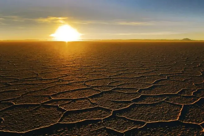 Tour privado salar de Uyuni con cata de vinos y atardecer