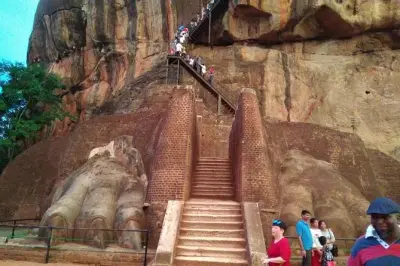 Passeio em Sigiriya e Dambulla com safari privado saindo de Colombo
