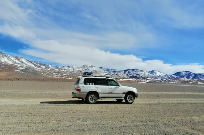 4-tägige Privattour ab La Paz: Salar de Uyuni & Titicacasee
