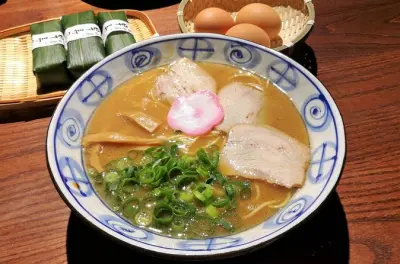 Wakayama ramen: Due ciotole, due stili, una sera