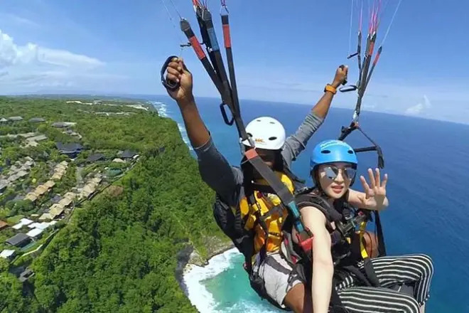 Parasailing à Jimbaran : Vol en tandem avec pilote certifié