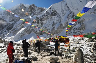 Explorez le trek manaslu & vallée de tsum au népal, guidé par des locaux. permis inclus, transferts et organisation complète. réservez votre aventure dès maintenant.