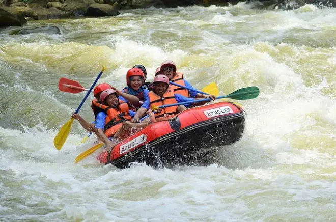 Rafting en Rishikesh: Rápidos del río Ganga con guía