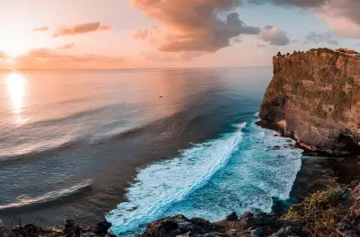 Tour privato templi Bali: Tanah Lot, Uluwatu e danza al tramonto