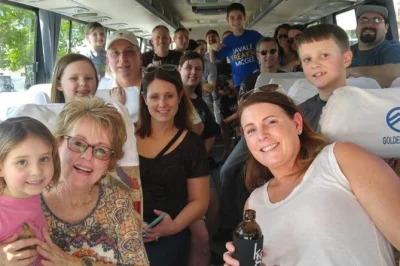 Montego bay flughafen transfer mit persönlichem fahrer, kühlen getränken und snacks. buche jetzt deinen entspannten start in jamaika.