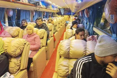 Voyagez de kathmandu à pokhara en bus de luxe climatisé, avec sièges confortables et pauses pour savourer des plats locaux. réservez pour un trajet détendu et panoramique.