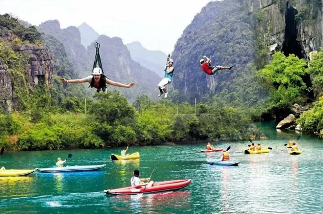 Grotte de Phong Nha : Tyrolienne et kayak