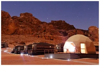 Buchen sie einen privaten transfer zwischen petra und wadi rum mit englischsprachigem fahrer, klimatisiertem fahrzeug und flexiblem abholort. zuverlässige, schnelle und komfortable fahrt.