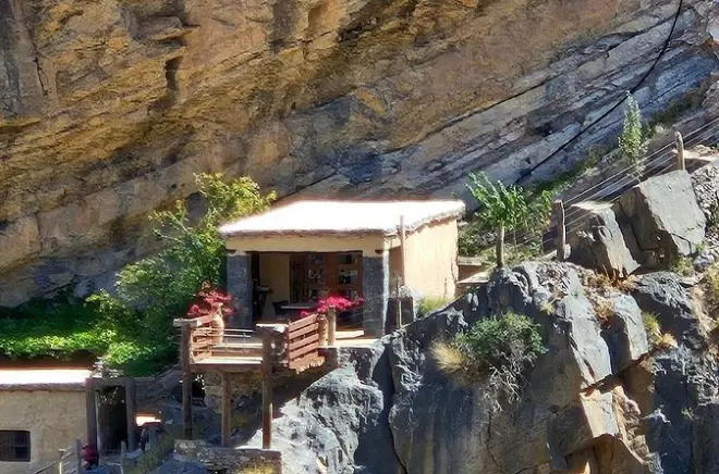 Private Jebel Akhdar tour from Muscat: Mountains and villages