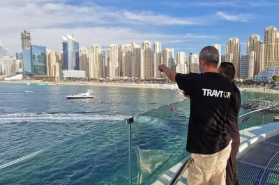 Profitez de votre escale à dubaï : découvrez palm jumeirah, burj khalifa, dubai marina et plus encore. transfert aéroport et guide semi-privé inclus.