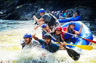 Rafting em Nuwaraeliya com 5 corredeiras, saindo de Colombo