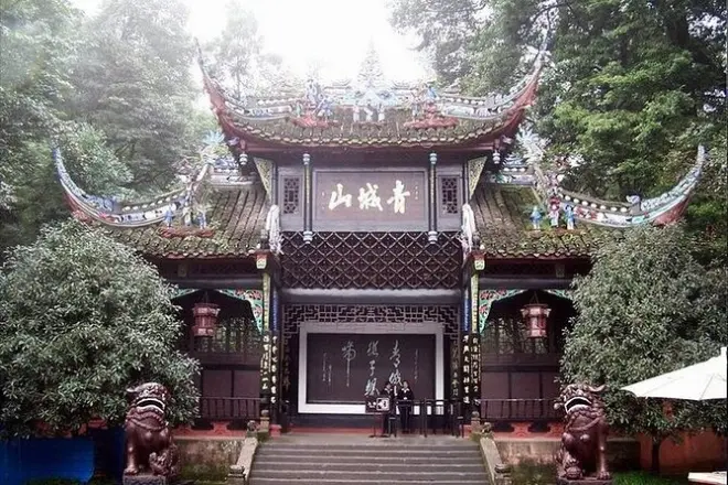 Monte Qingcheng e Dujiangyan: Tour de Tai Chi e Kung Fu