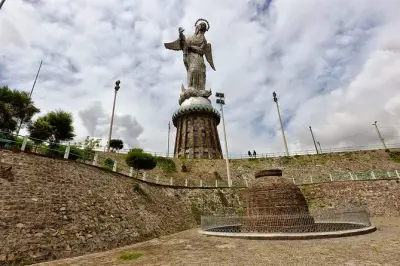 Quito Stadtrundfahrt: Seilbahn, Äquator und Vulkankrater