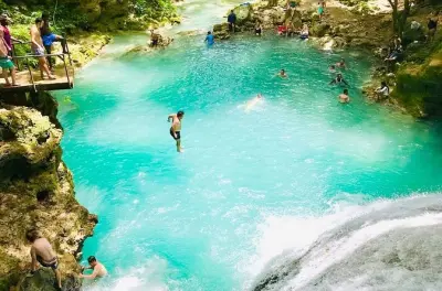 Blue Hole und Strand bei Ocho Rios: Wandern, Springen, Schwimmen