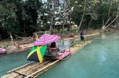 Blue Hole und Bambus-Flussfahrt in Ocho Rios