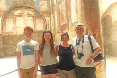Walk the ancient streets of herculaneum with a passionate local guide. includes skip-the-line entry and stories that bring roman life to the surface. book now.