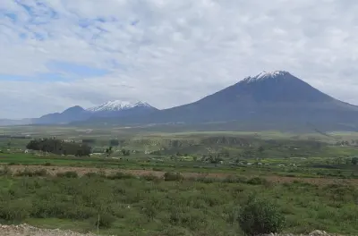 Caminhada no campo perto de Arequipa: Trilha de 6 a 8 km em fazendas