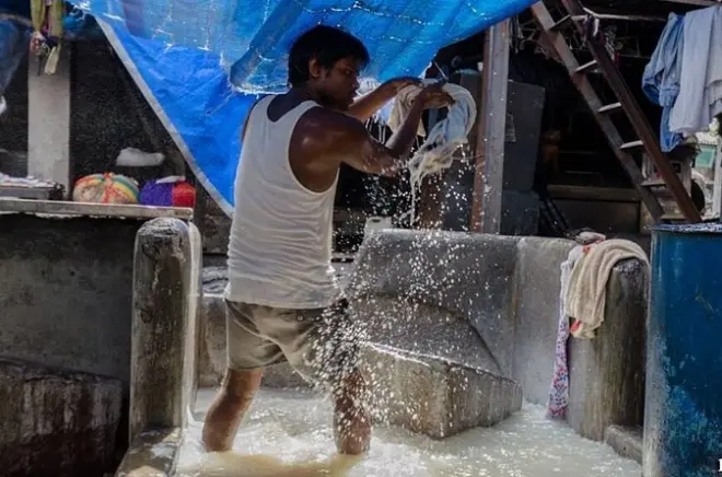 Dhobi Ghat e Dharavi con treno locale: Il vero Mumbai