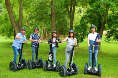 Erlebe valencias turia-gärten und den königlichen park auf einer privaten segway-tour mit lokalem guide. inklusive helm, training und flexiblen routen. jetzt buchen!
