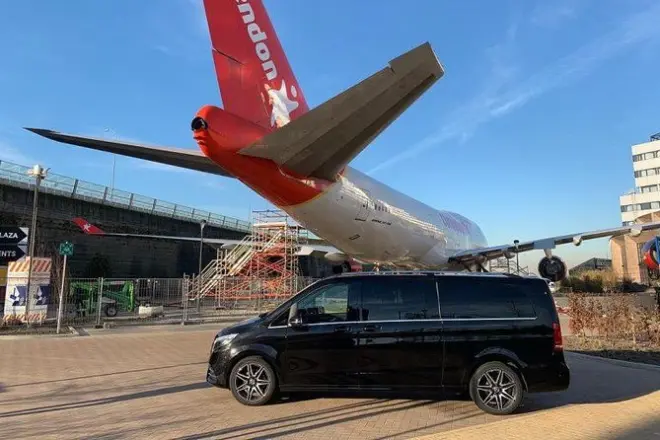 Amsterdam to Schiphol Airport Transfer: Private Car Service