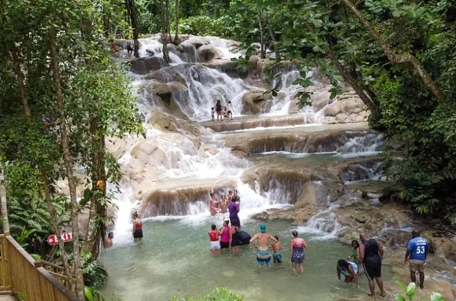 Rafting in Montego Bay: Bambusfloß auf dem White River