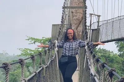 Castillo de Cape Coast y puente colgante en Kakum