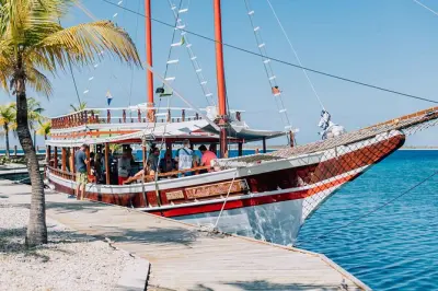 Venerdì serata in barca a Bonaire: DJ, drink e tramonto