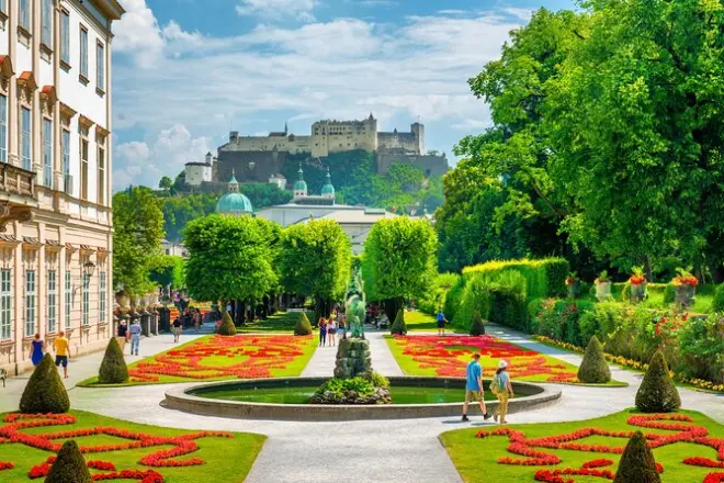 De Nuremberg à Salzbourg avec pause visite de 2 heures