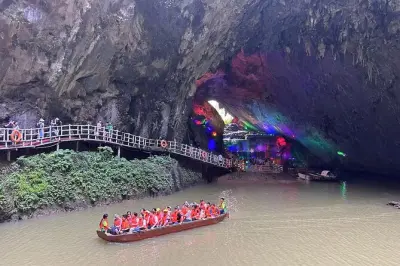 Gulong Canyon Glasbrücke Tour ab Guangzhou: Privater Tagesausflug