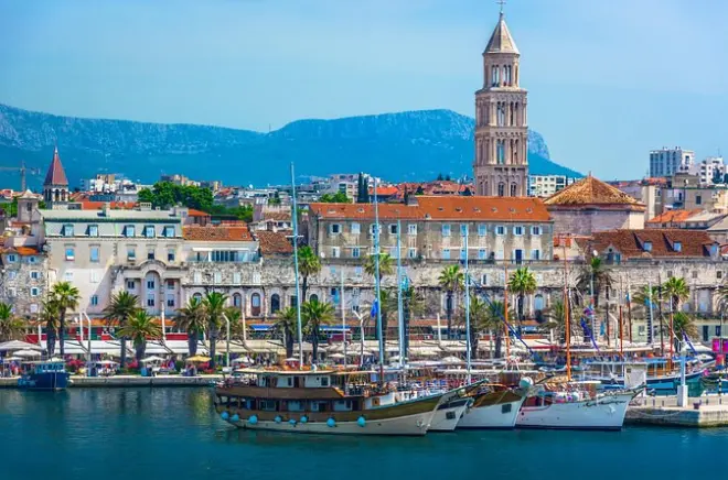 Private Transfer Pula to Split: 2 Sightseeing Stops