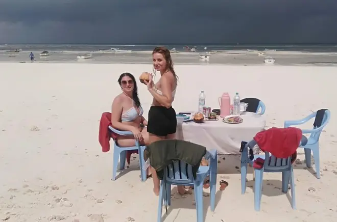 Voile en dhow à Fumba avec snorkeling et pique-nique sur banc de sable