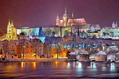 Traslado privado Karlovy Vary-Praga com motorista que fala inglês