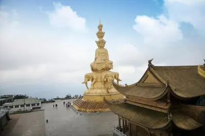 2-Tage Chengdu Panda & Leshan Buddha Tour: Mt. Emei inklusive